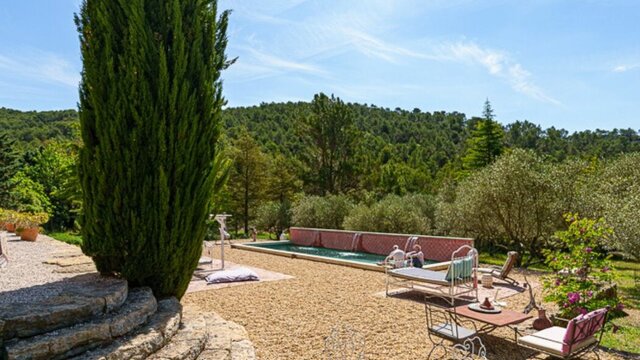 Vue sur la piscine