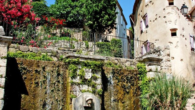 Barjols - quartier du Réal