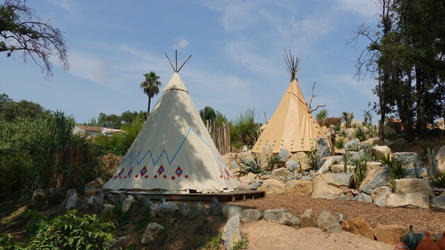 Tipi en pleine nature