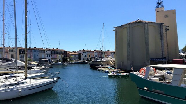 Laissez-vous entraîner sur les flots de la cité Lacustre